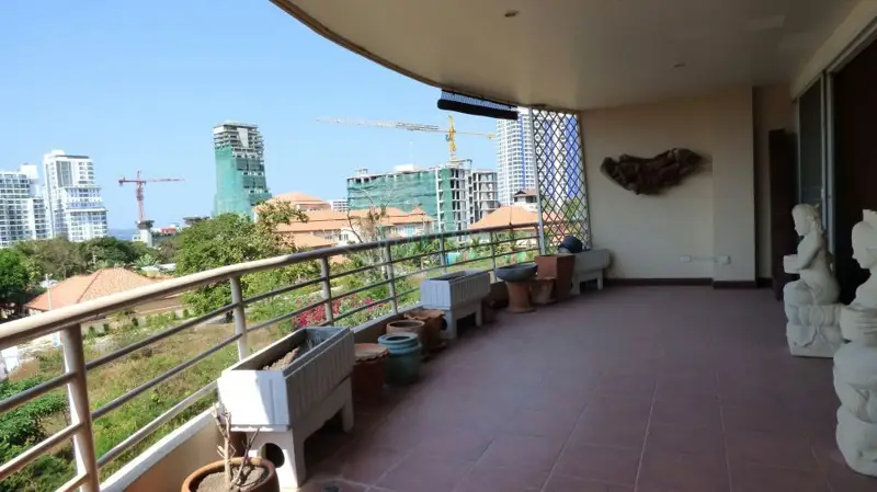 Executive Residence 4 Condominium For Sale and For Rent in Pratumnak Hill