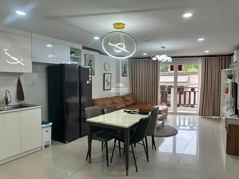 Royal Hill Resort - Dining Area & Seating - Seaboard Properties Pattaya