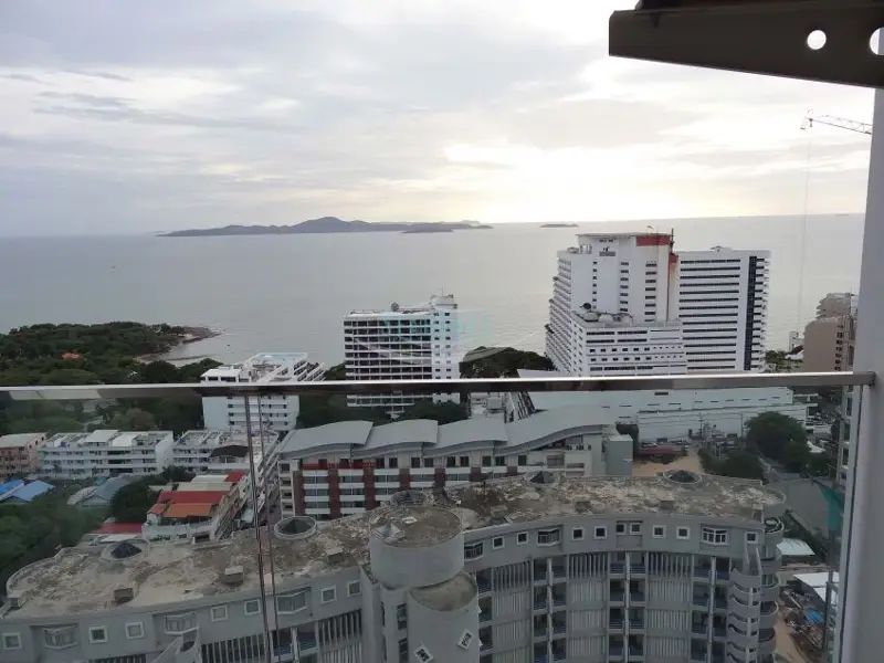 The Cliff Condominium for Sale and for Rent in Pratumnak Hill