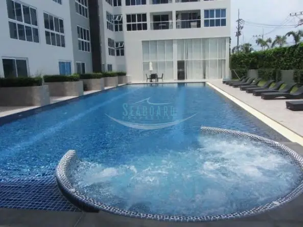 Pattaya Novana Residence Pool