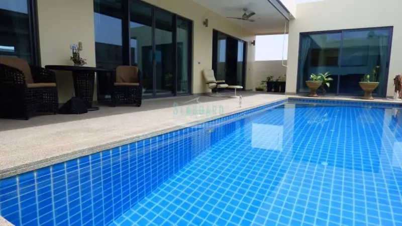 Palm Lake Side Villas for Sale in East Pattaya