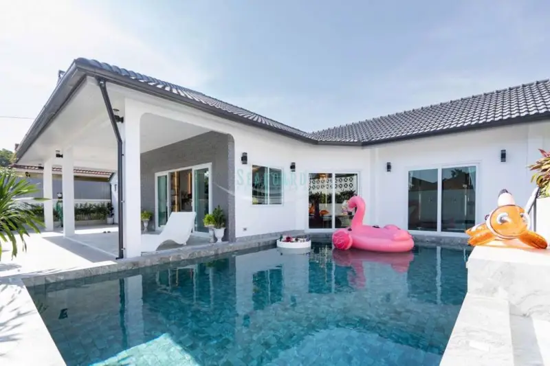 House with private pool for Sale in East Pattaya