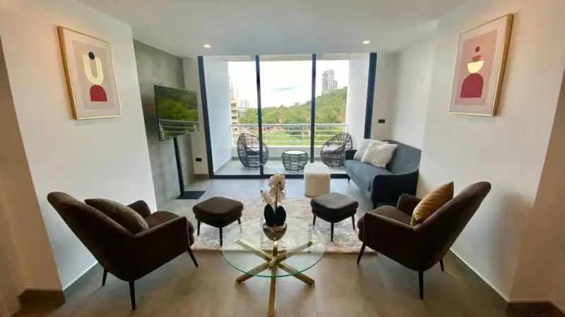 Two Bedrooms condo for sale on Pratumnuk