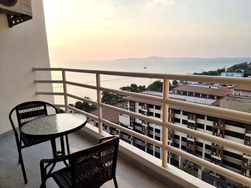 Beachfront Condo Jomtien Beach