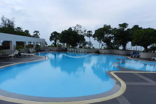 Jomtien Plaza Condotel pool