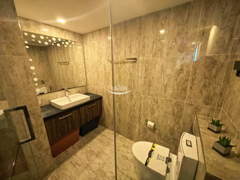 Modern Bathroom with Quality Fixtures