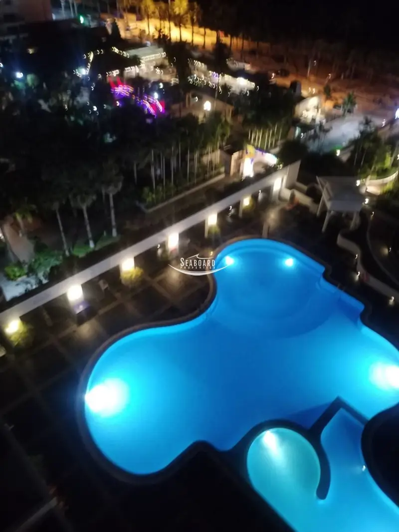 Jomtien Plaza Condotel Beachfront 