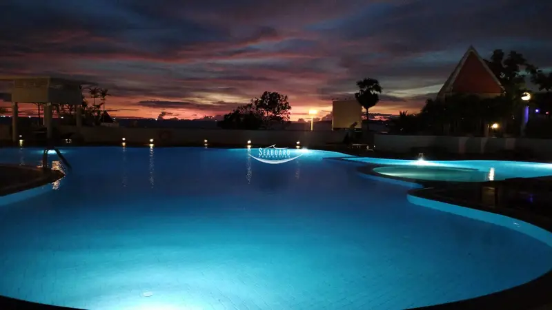 Jomtien Plaza Swimming Pool