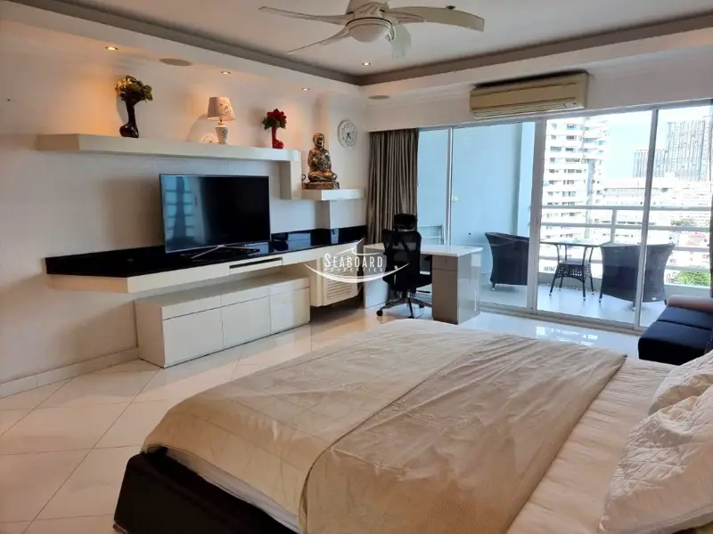 Beachfront Condo Jomtien Beach