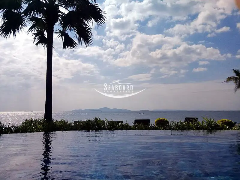 Panoramic Ocean Views from the Pool