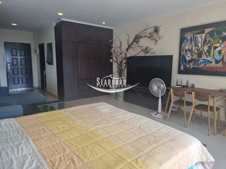 Studio Apartment Rent & Sale Jomtien Beach