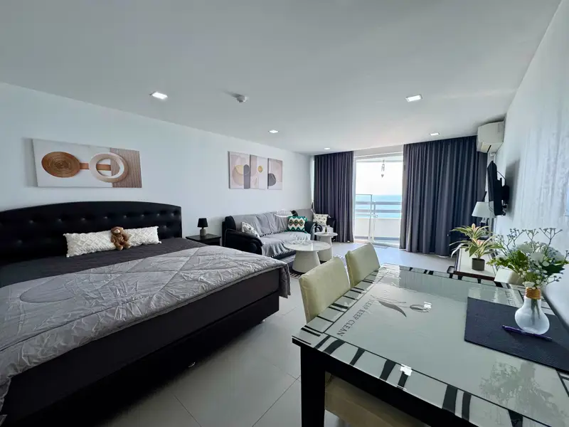Jomtien Plaza Condo for Rent on Jomtien Beach