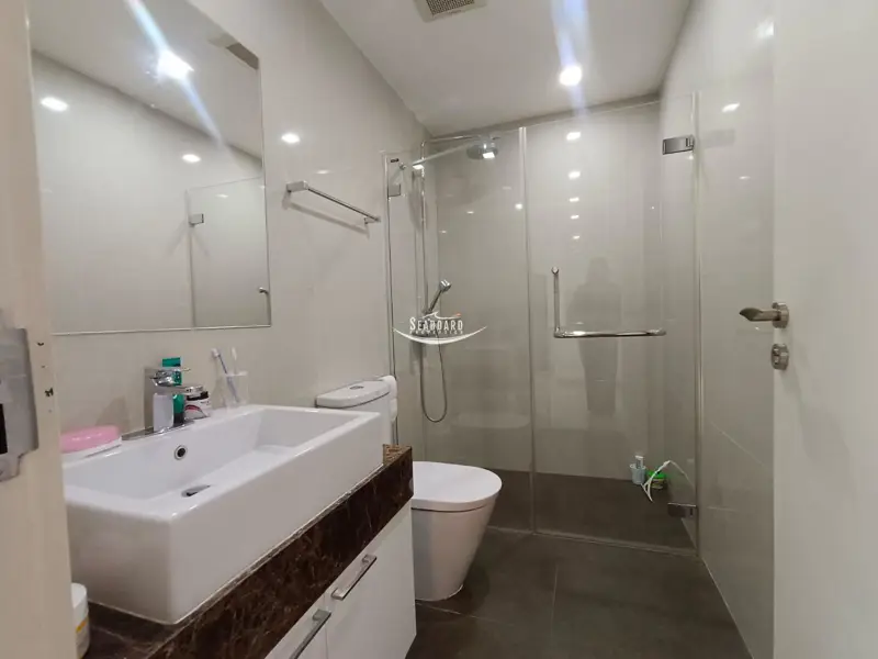 Bathroom at The Elegance pratumnak