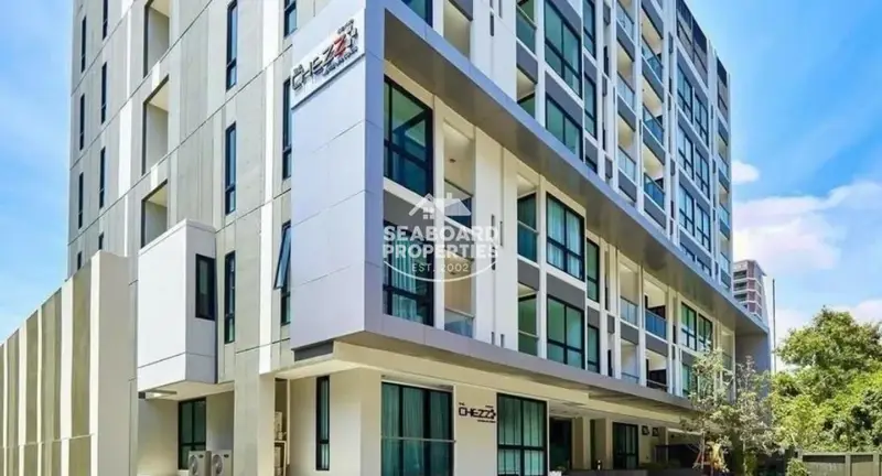 The Chezz Condominium Central Pattaya Modern Building Exterior and Entrance View