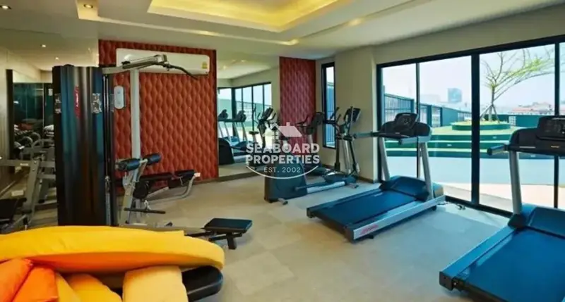 The Chezz Metro Life Condo Central Pattaya Resident Lounge and Indoor Recreation Area