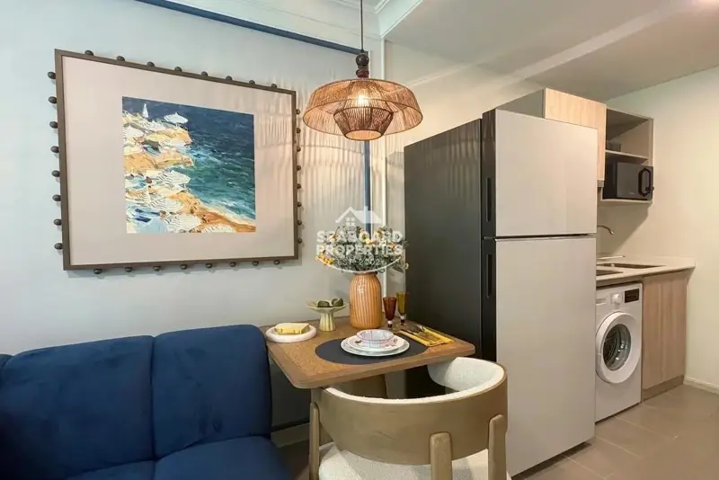 Dcondo Vite Pattaya - Dining Nook & Kitchen Area