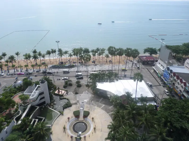 Panoramic beach view at Jomtien Plaza Condo Seaview