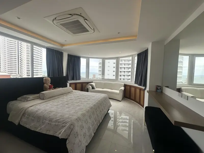 Jomtien Complex Condo Apartment Sale