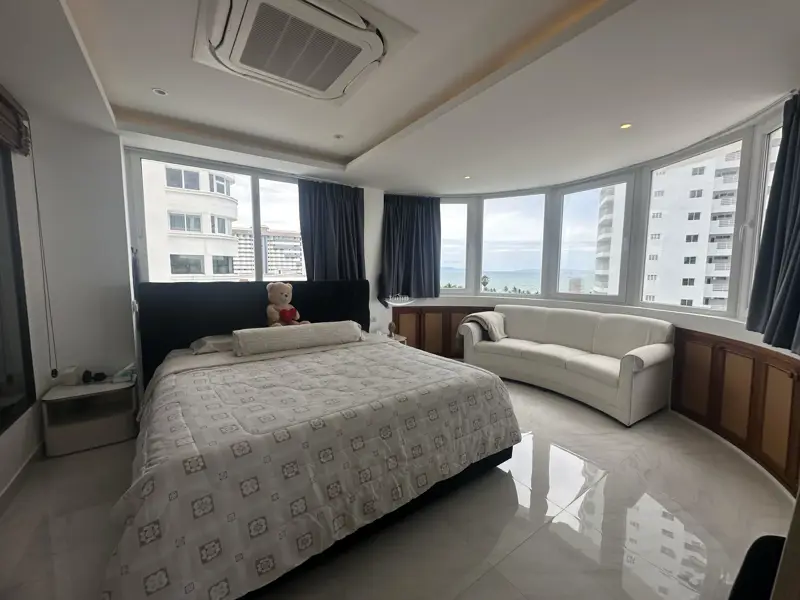 Jomtien Complex Condo Sale
