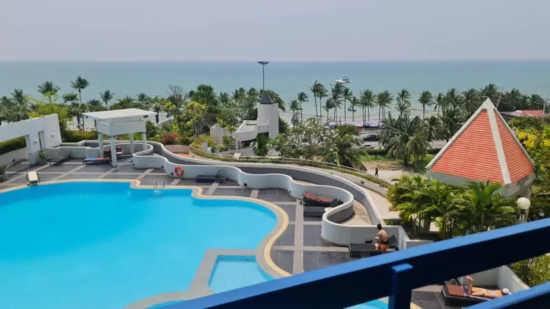 Seaside balcony at Jomtien Plaza Condotel Beachfront 