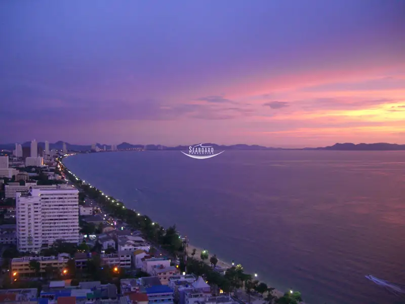 Sunset view at beachfront Jomtien Plaza Condo Pattaya