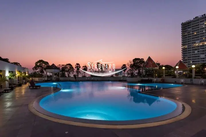 large swimming pool atJomtien Plaza Condotel Beachfront 