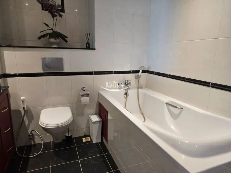 Nice bathroom in View Talay Condo 7