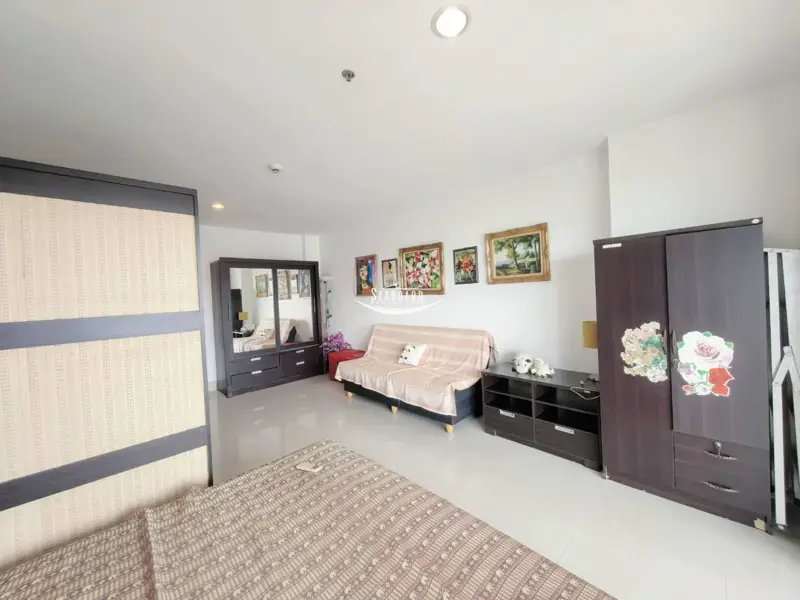 Fully Furnished Living Room