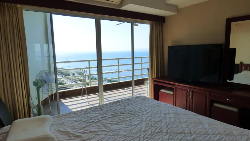 Master bedroom with Sea View