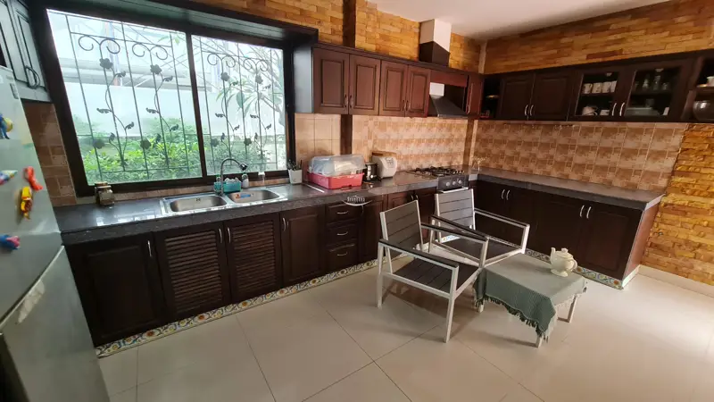House Sale Pattaya, Kitchen