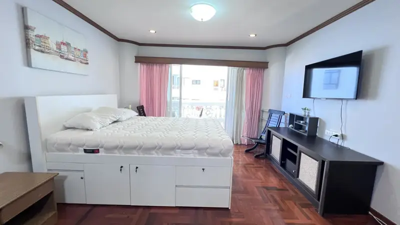 Park Beach Condominium For Rent  in Wongamat Beach