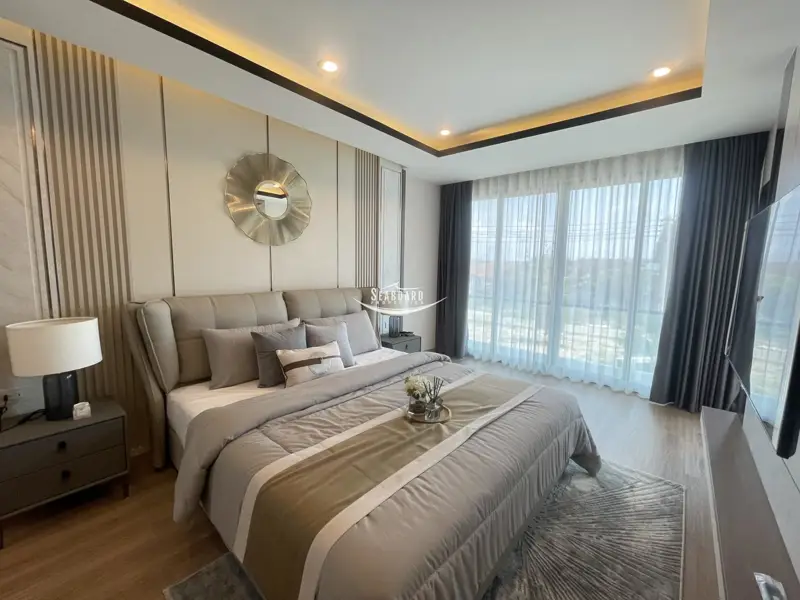 master-bedroom-design-luxury-villa-jomtien