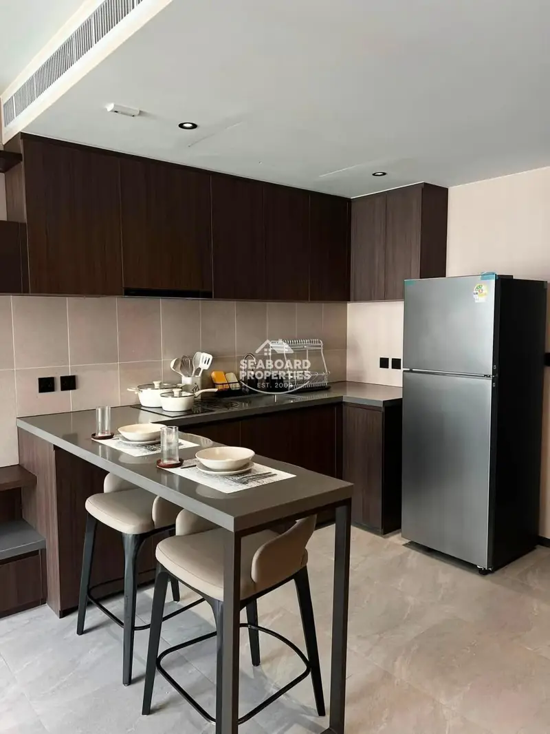 The Panora Esturia - Contemporary Living Room with Built-in Media Console