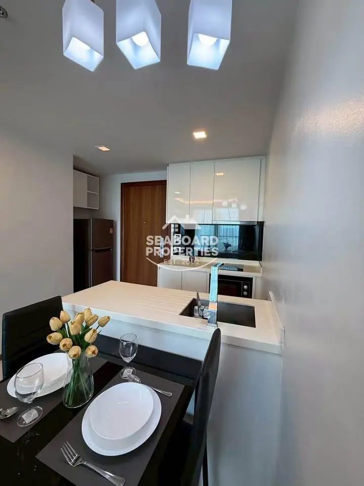 The Peak Towers - Kitchen & Dining