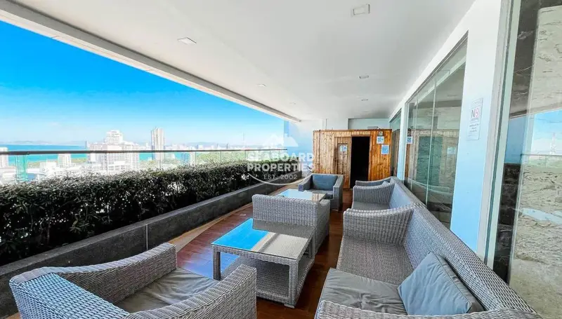 The Peak Towers - Sky Lounge & sauna