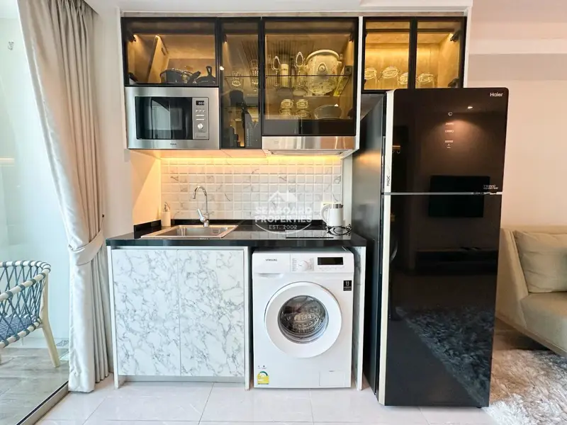 The Riviera Monaco Na Jomtien Kitchen Counter & Washing Machine Space