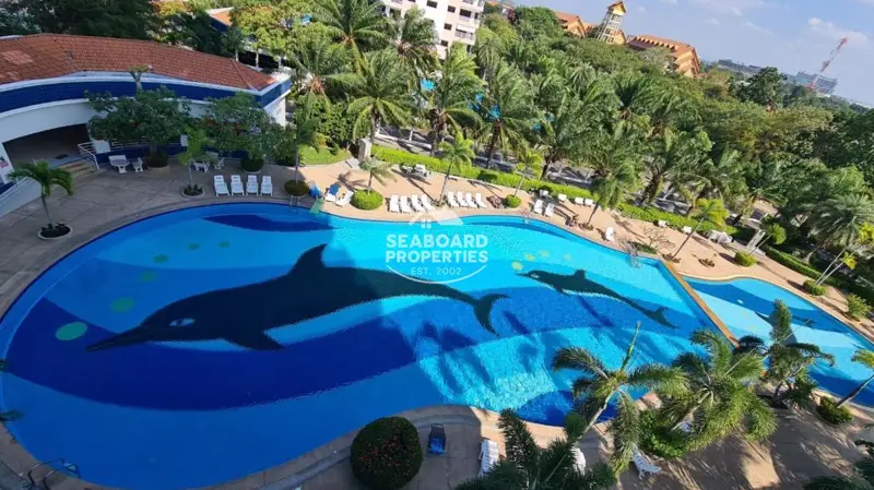 View Talay 2 Condominium swimming pool