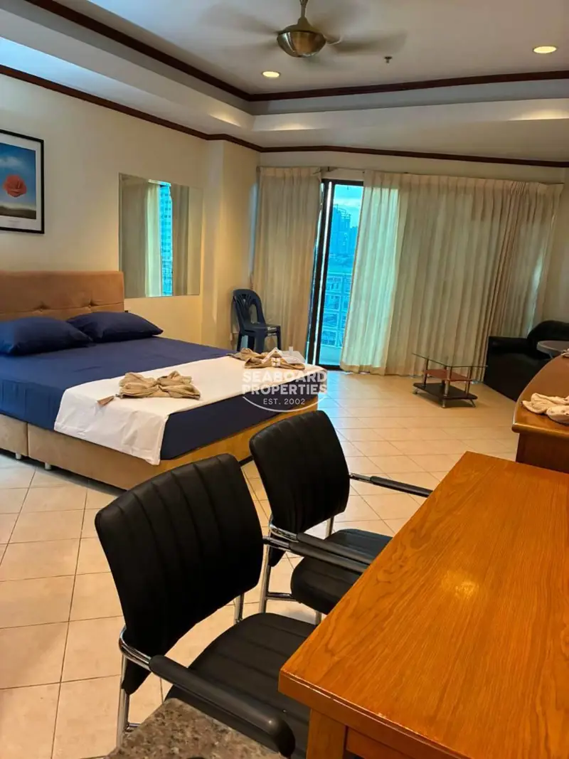 View Talay 2 Condominium - Spacious Studio Bedroom Area