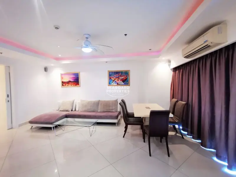 Open-plan living and dining area - Fully Furnished Condo Rent View Talay 6 Pattaya