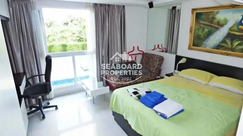 Novana Residence Pattaya Studio Bed Area & Seating Corner