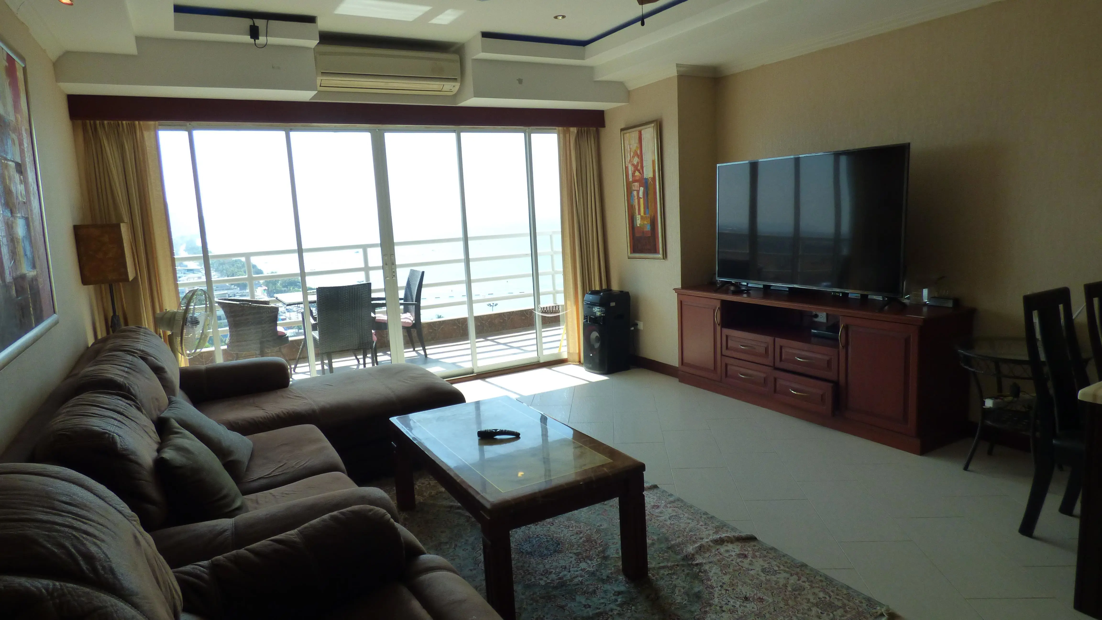 Living room condo for rent in Jomtien