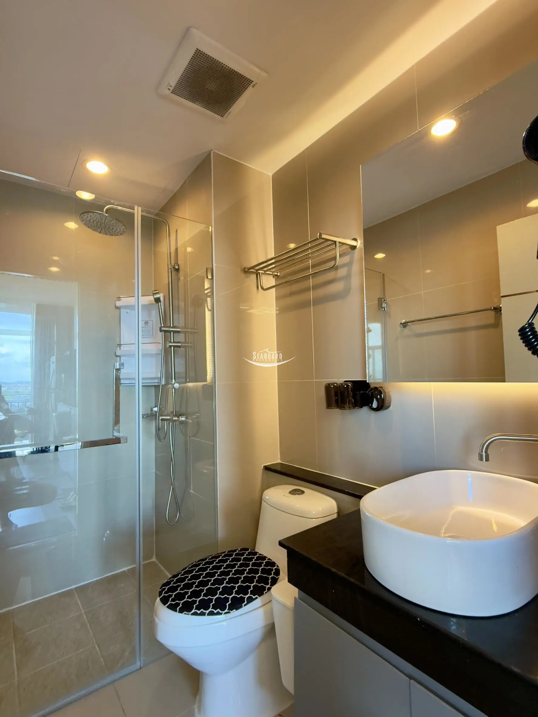 The Twin Tower Condominium for rent in Jomtien 