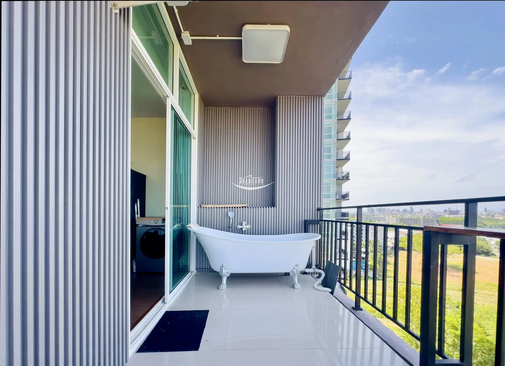 The Twin Tower Condominium for SALE in Jomtien 