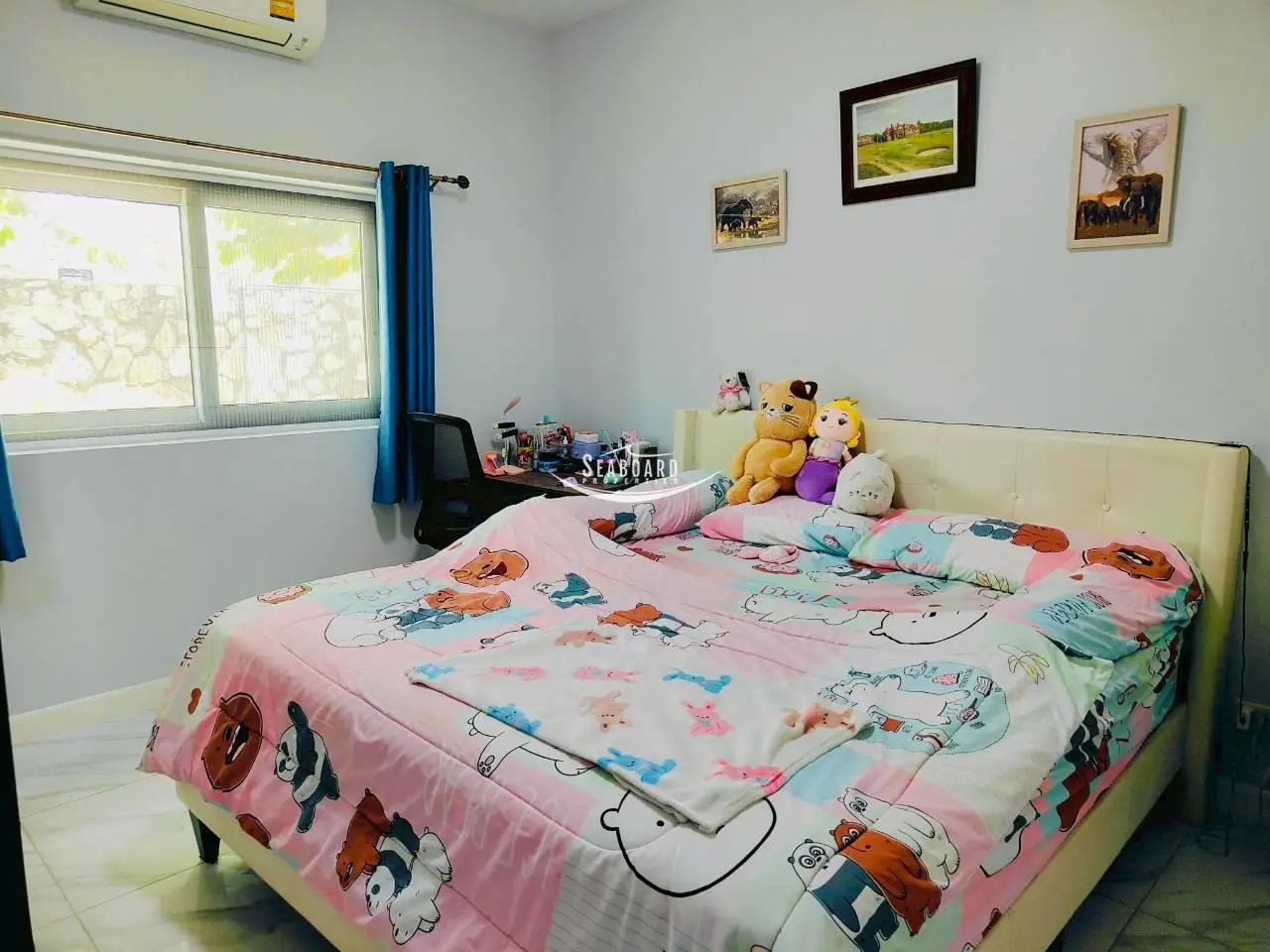 Spacious Multi-Purpose Bedroom & Work-from-Home Space