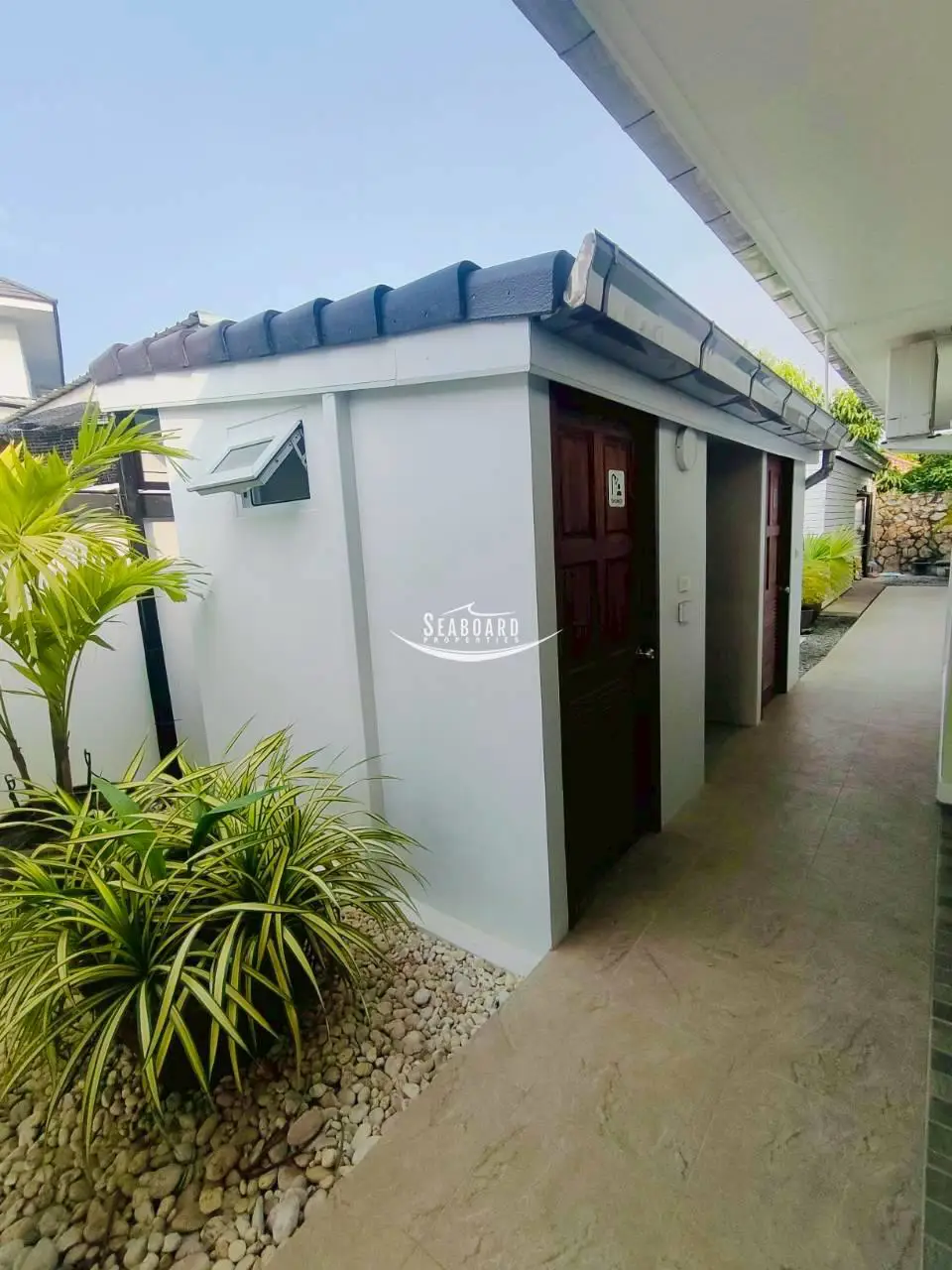 Modern Minimalist Exterior & Secure Perimeter Walls