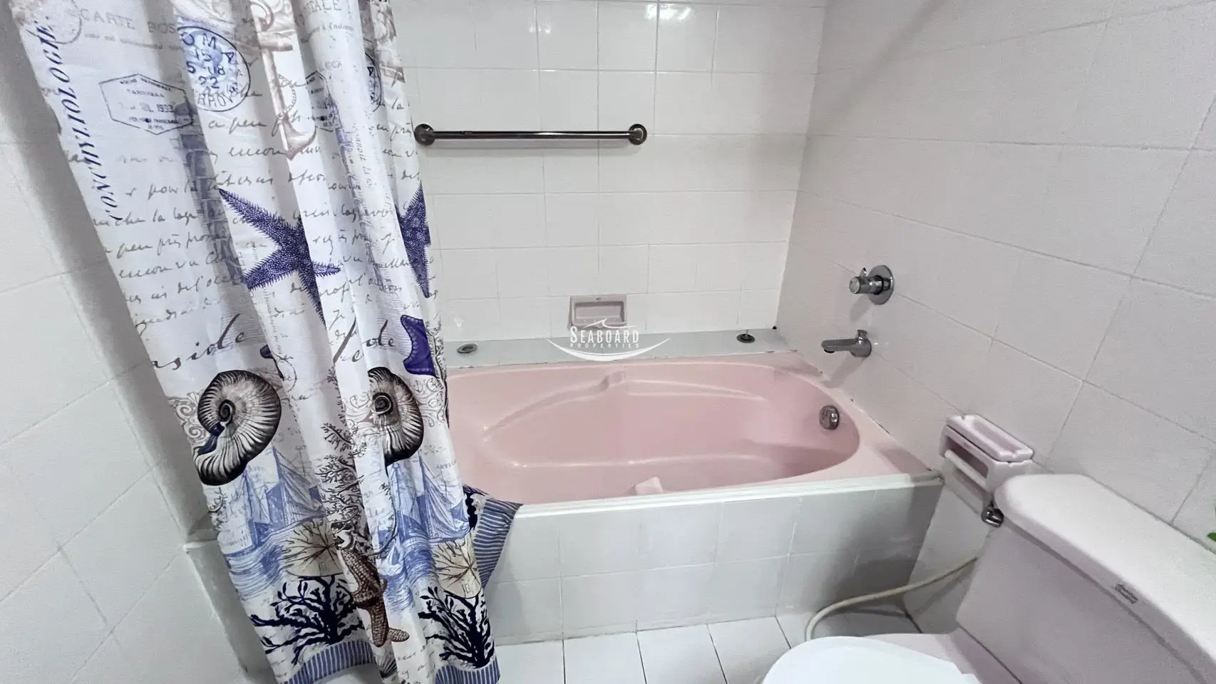 Park Beach Condominium For Rent  in Wongamat Beach