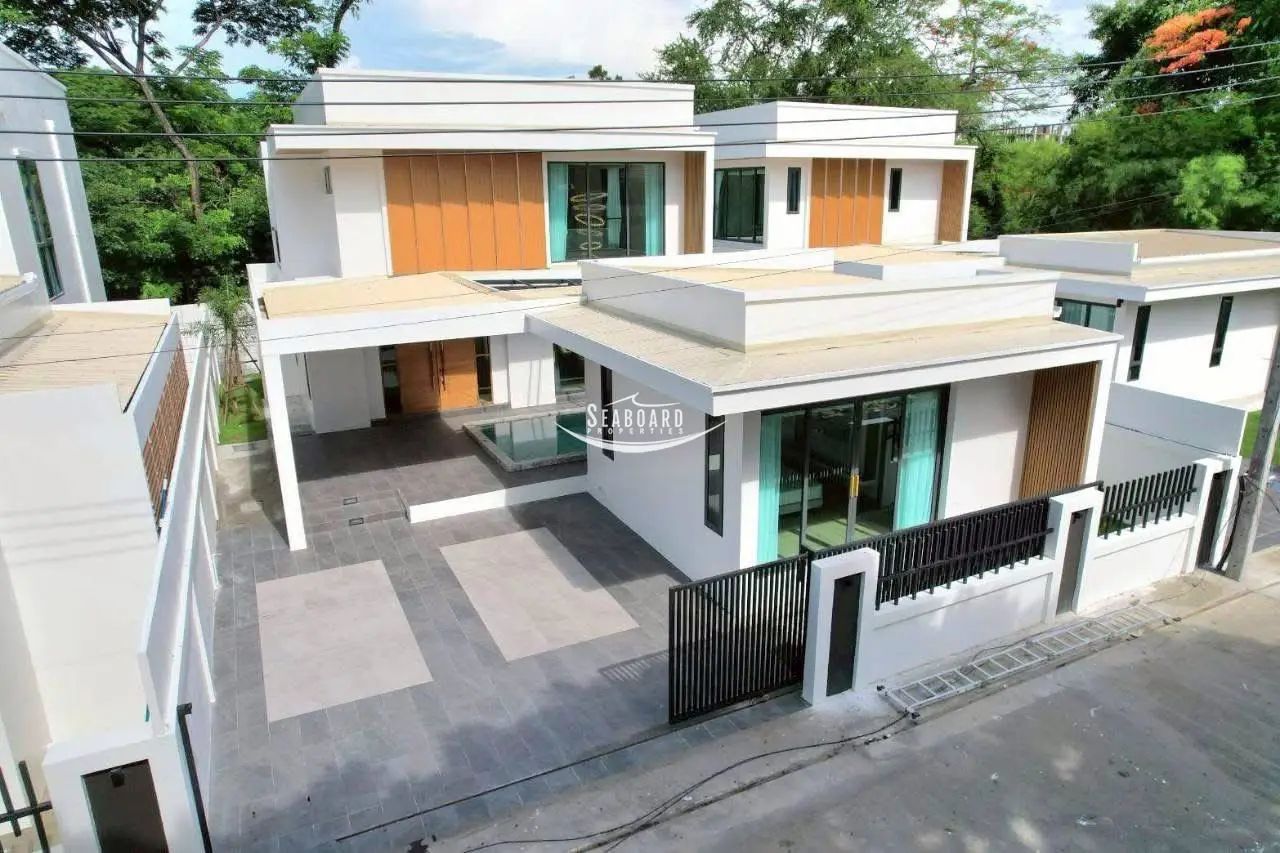 luxury-pool-villa-for-sale-jomtien-pattaya