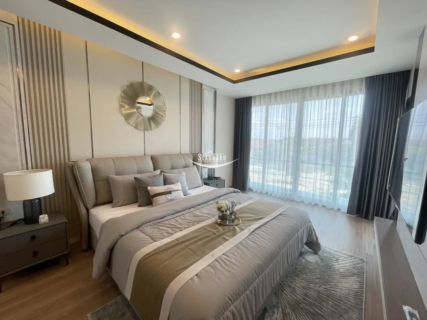master-bedroom-design-luxury-villa-jomtien