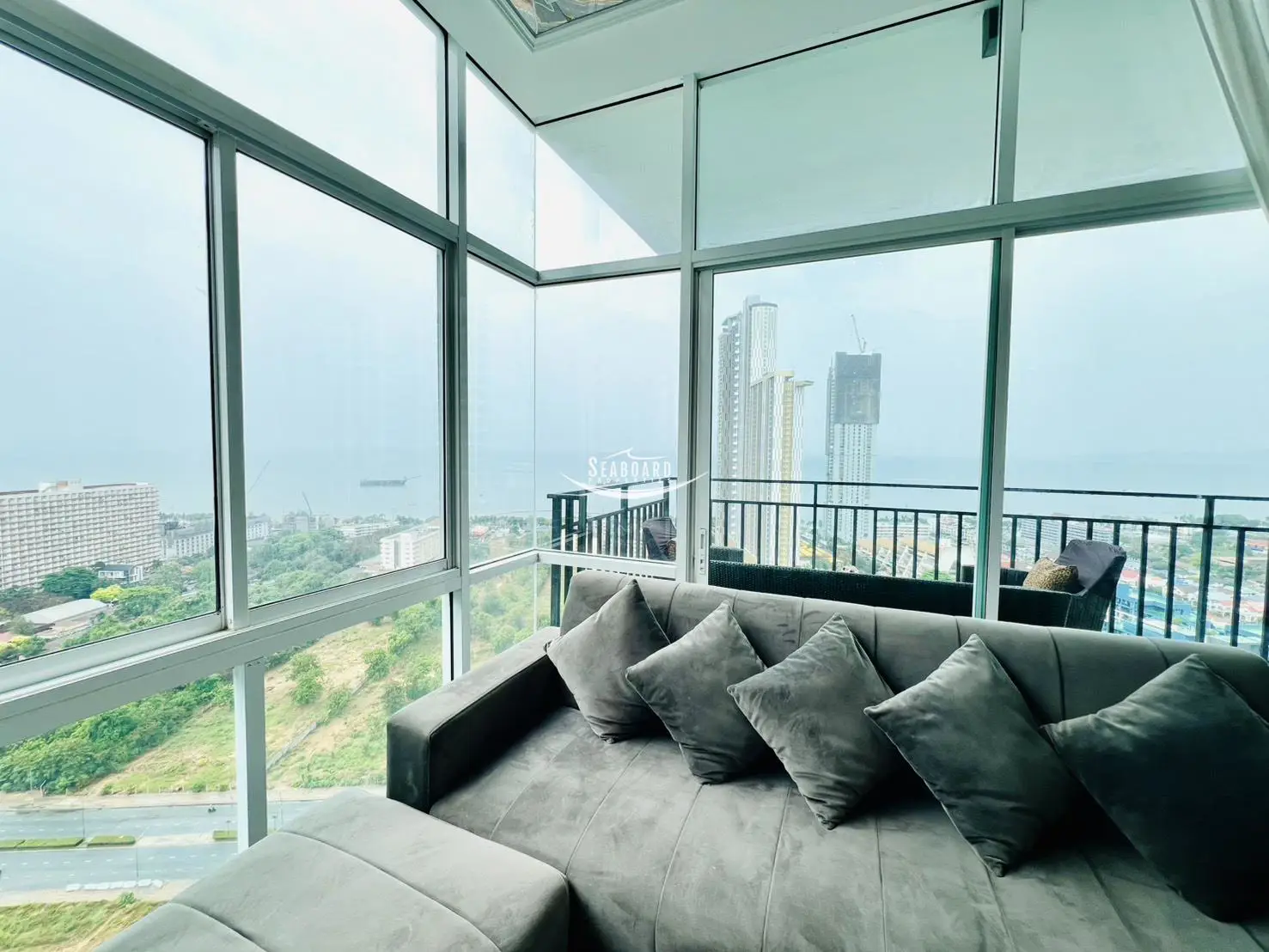 The Twin Tower Condominium for rent in Jomtien 