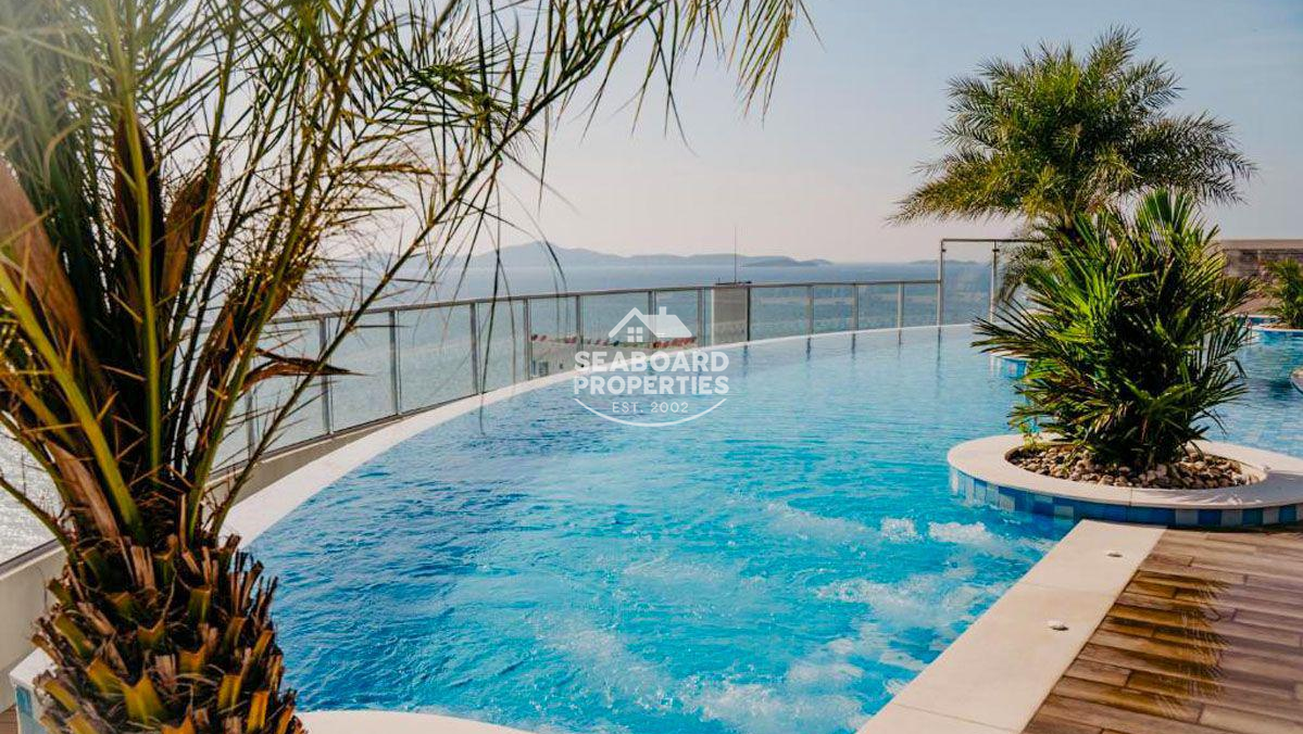 Sands Condominium - 15th Floor Infinity Pool